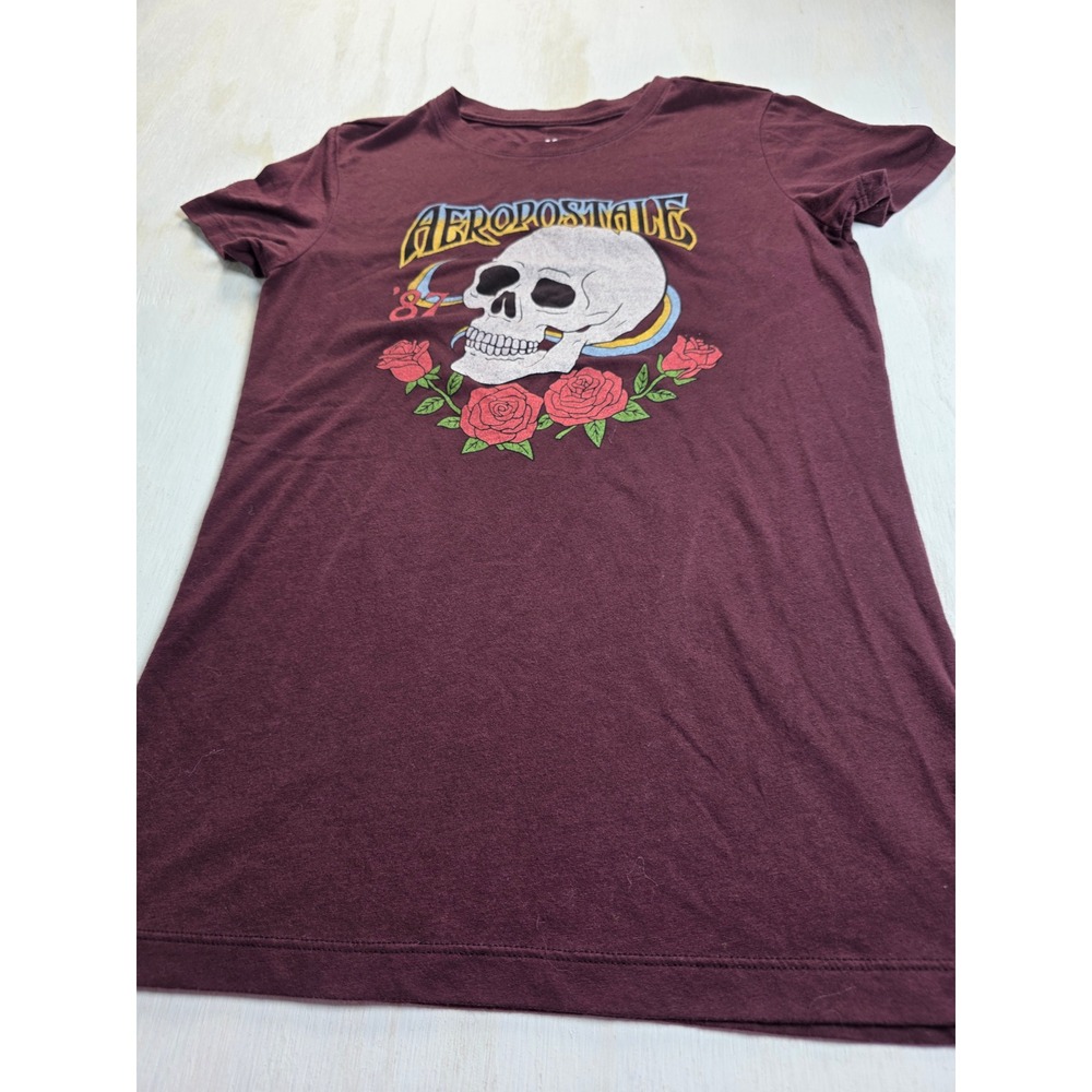 Aeropostale Classic Crew Shirt Womens Medium Burgundy Skull Roses Graphic Tee